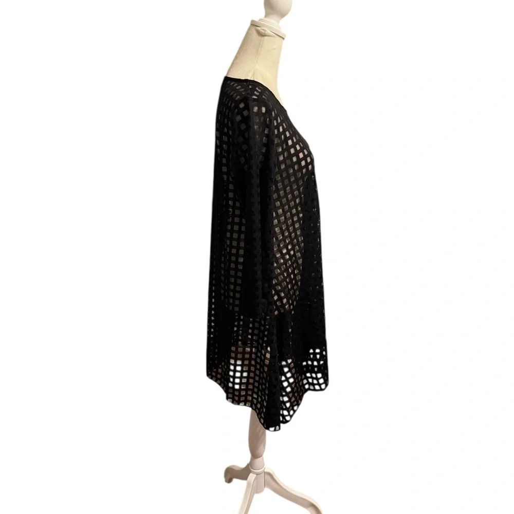 STAPLES mesh overlay accent dress size medium